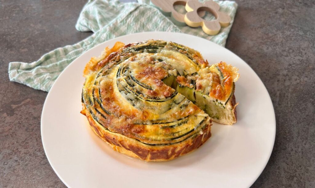 Torta nuda chetogenica di zucchine a spirale
