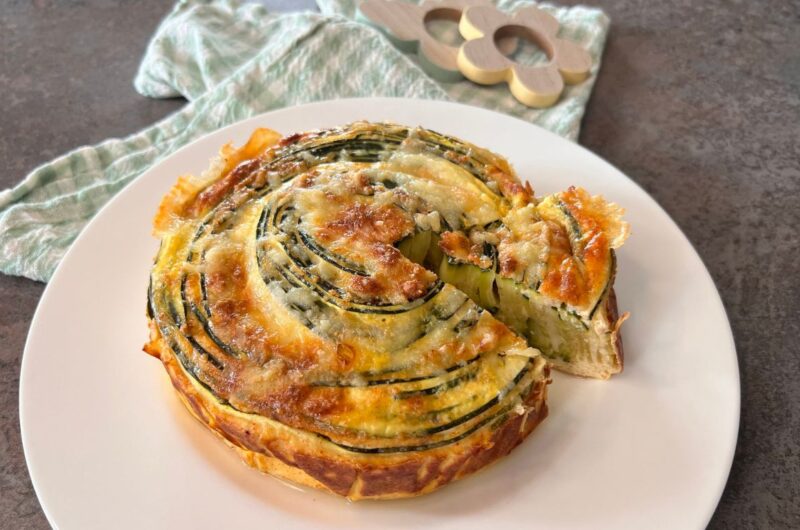 Torta nuda chetogenica di zucchine a spirale