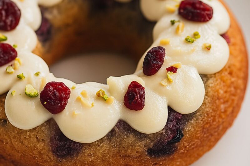 Ciambella keto mirtilli e noci