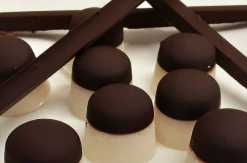 Cioccolatini chetogenici al cocco: dolcetti keto facili e sani