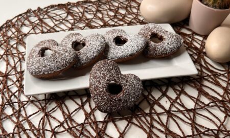 Brioches al cioccolato senza zucchero, chetogeniche e trasformabili in biscotti da inzuppo ricetta