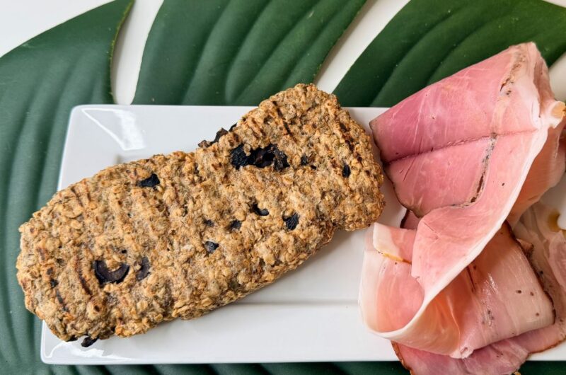 Cracker low carb alle olive ricetta facile