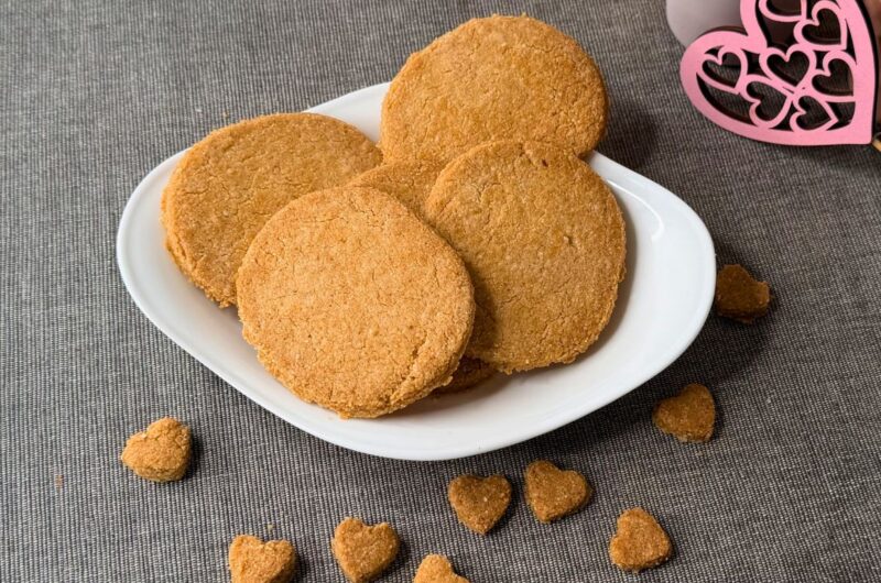Biscotti chetogenici alle mandorle senza glutine e senza zucchero