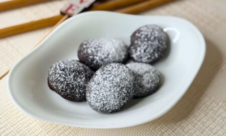Biscotti chetogenici con farina di cocco e crema al cioccolato senza zucchero: la coccola dolce keto senza farina di mandorle