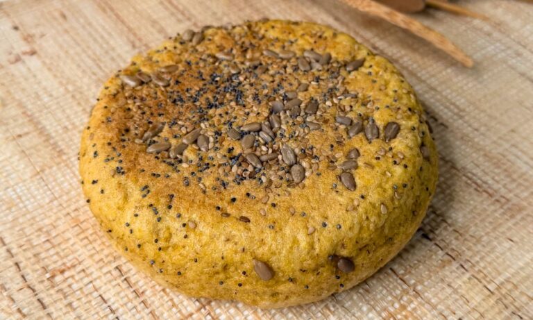 Panino chetogenico in padella senza glutine | Ricetta facile e veloce a basso contenuto di carboidrati