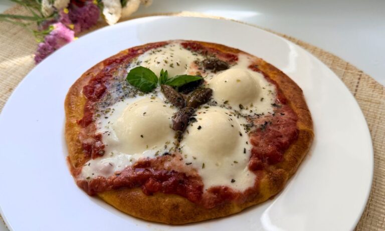 Pizza Chetogenica Proteica Senza Farina: La Rivoluzione del Gusto per i Tuoi Pranzi Keto!