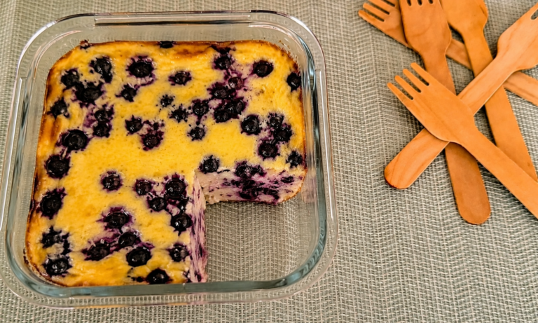 Cheesecake chetogenica cremosa con 4 ingredienti: ricetta facile senza zucchero pronta in pochi minuti